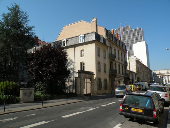  La rue Stanislas vers la gare